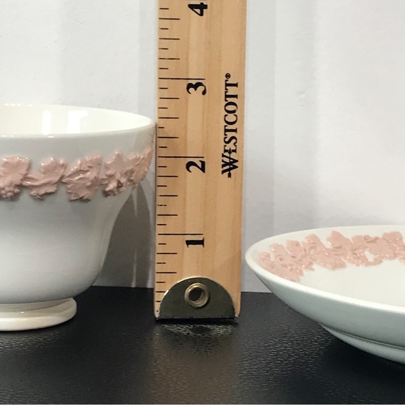 Wedgwood Etruria Embossed Queens Ware Pink on White Tea Cup Saucer Set England - Picture 14 of 16